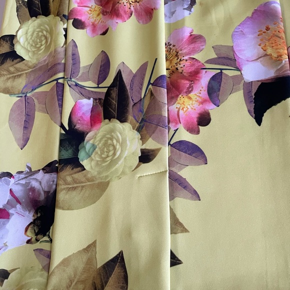 Women’s 2 piece floral skirt set - Picture 2 of 2